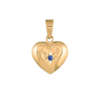 Hjerteformet vedhæng i guld med en blå syntetisk safir i midten.